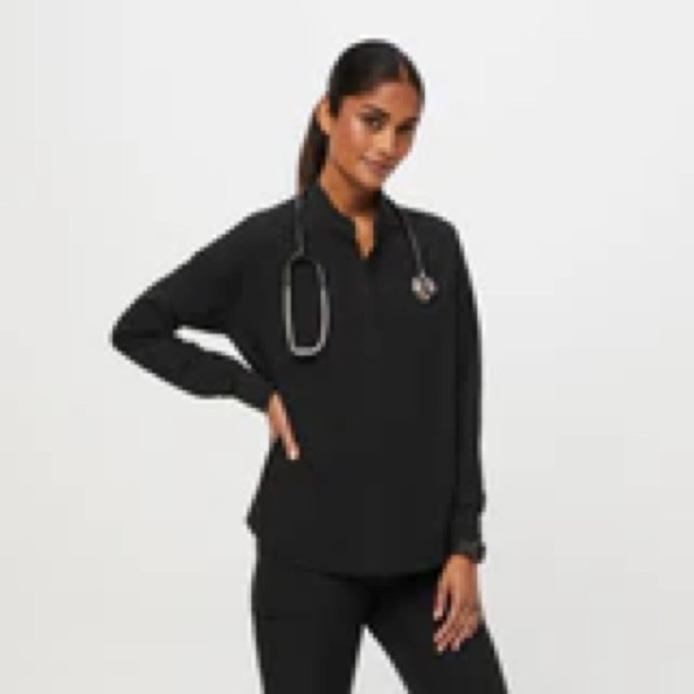 Women’s scrub top